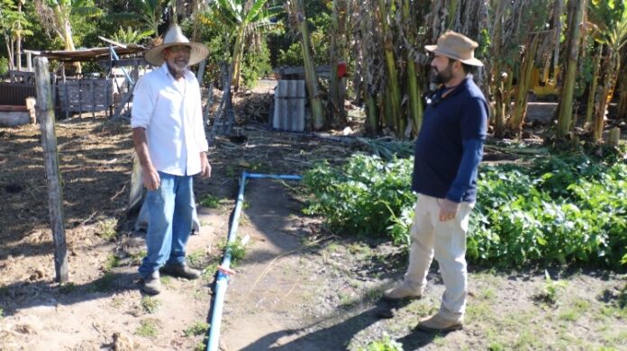 Declive de chácara localizada em Planaltina em relação ao canal do Rio Pipiripau é usado para otimizar o sistema com redução de custos para o agricultor